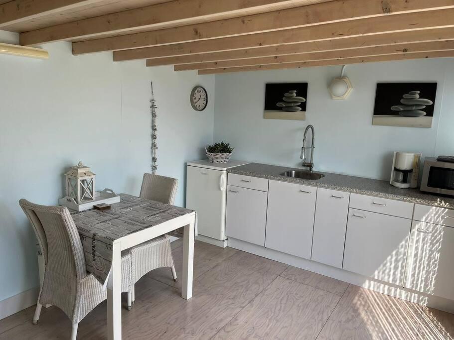 Chalet + Tiny House Nabij Strand ペッテン エクステリア 写真